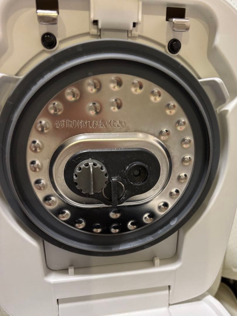 TOSHIBA 東芝圧力IHジャー炊飯器　2022年製