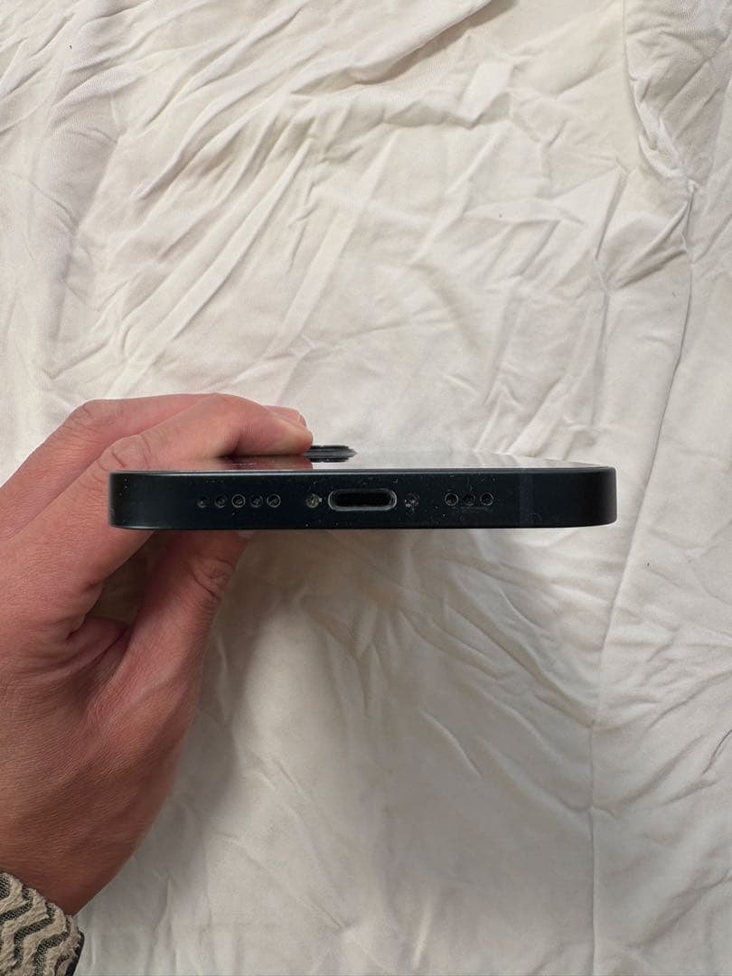 Apple iPhone 13 本体 充電ケーブル付き