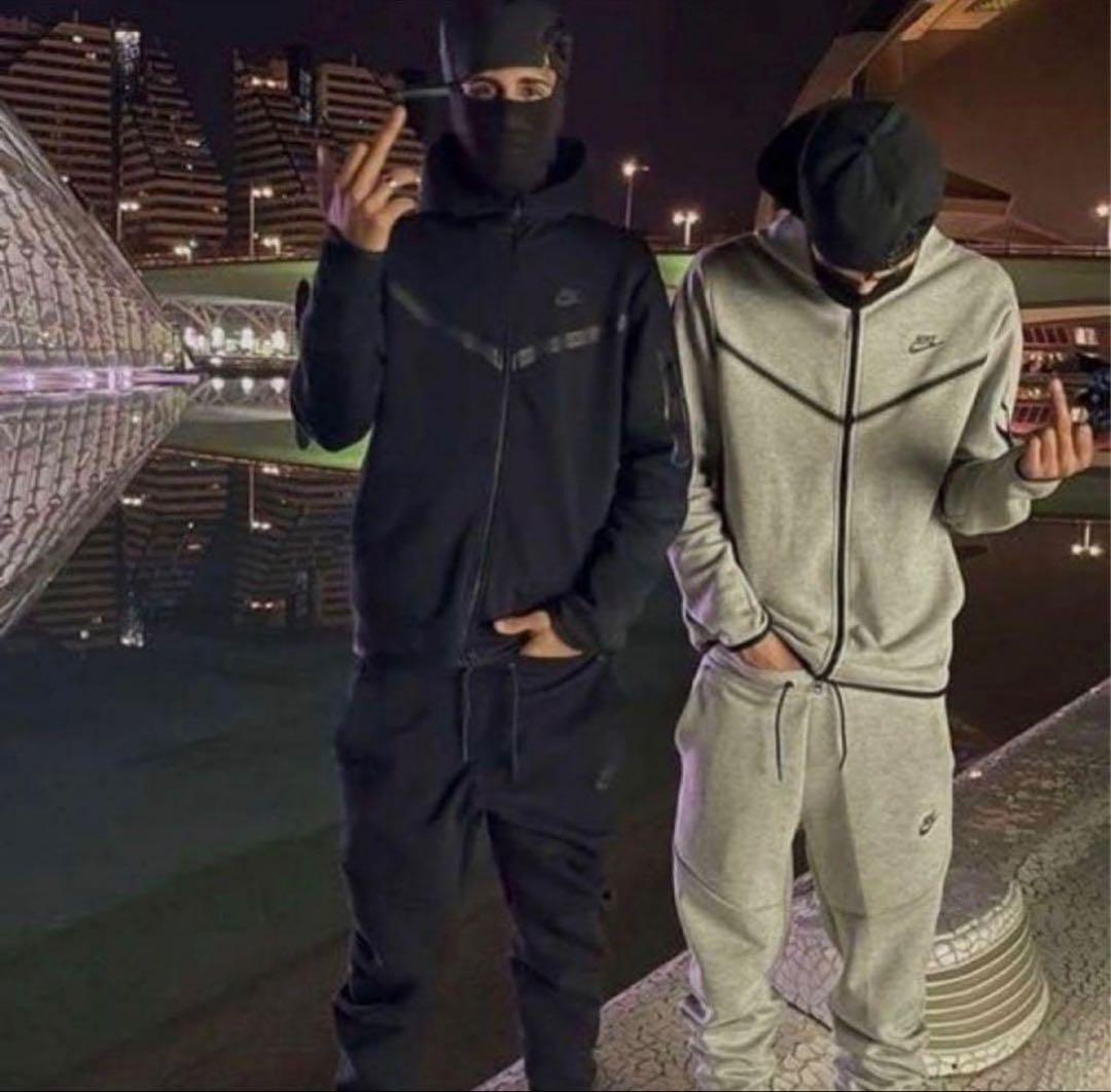 Nike テックフリース　上L 下M