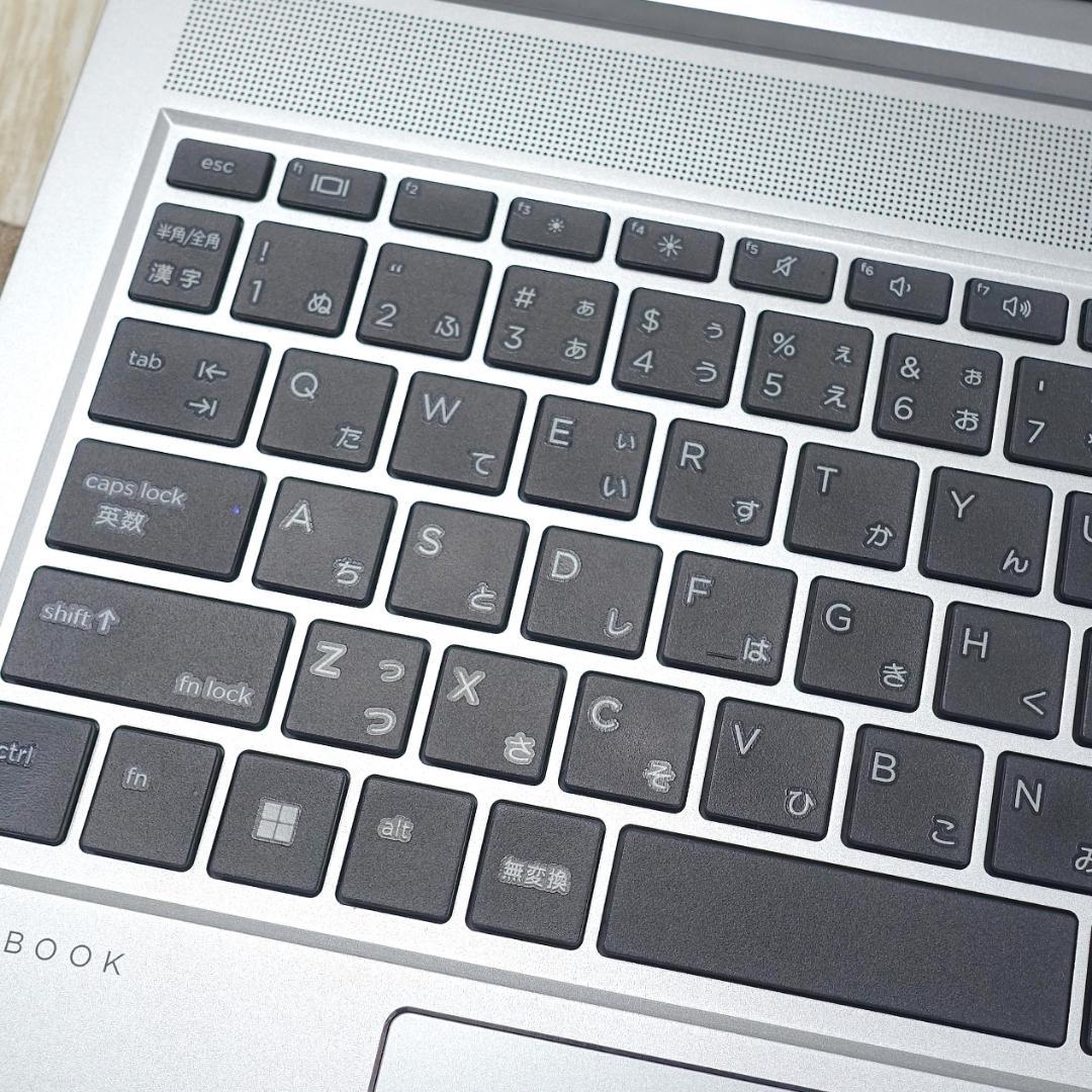 美品の東京生産✨１０コアで神速の第１２世代コアｉ５に超高速ＳＳＤ＆１６ＧＢメモリ