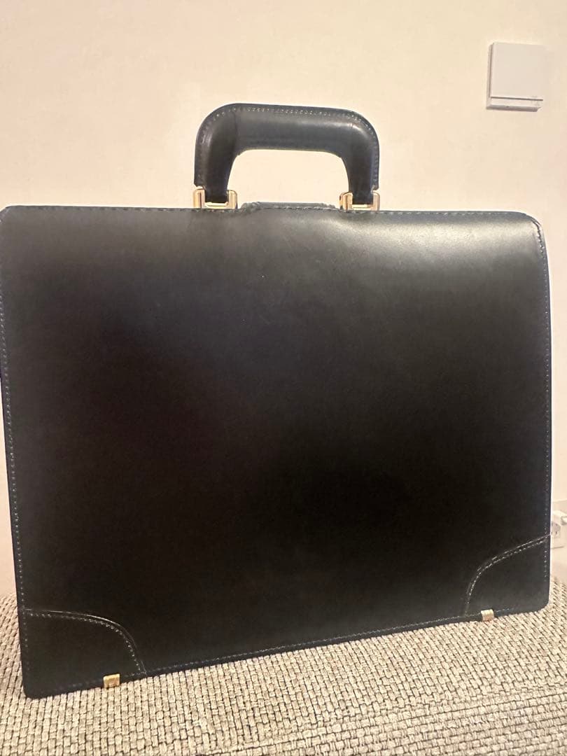 土屋鞄⭐️現行ロゴ‼️ダレスバック⭐️人気ブラック‼️定価160,000円⭐️