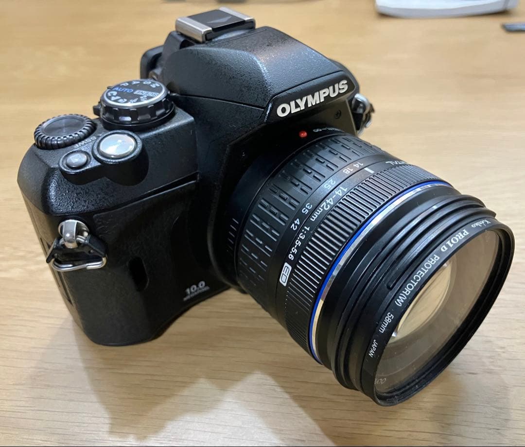 Olympus E-410／記録メディアとレンズプロテクター付き