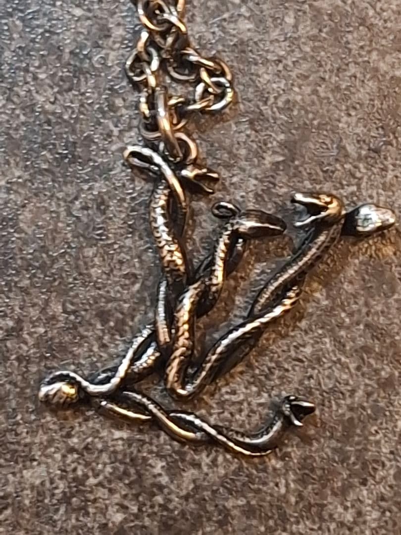 週末割り！ルイヴィトン　金運も上がる蛇モチーフ　ロング