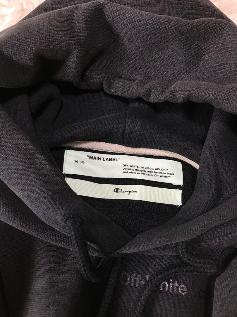 【値下げ対応可能‼️】Off-White × champion パーカー 黒