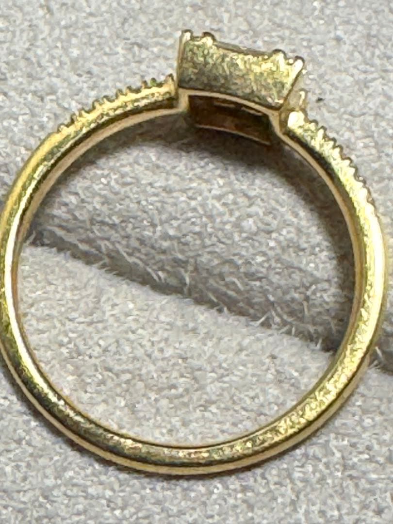 ベルシオラ　バゲットカットダイヤモンドリング　９号