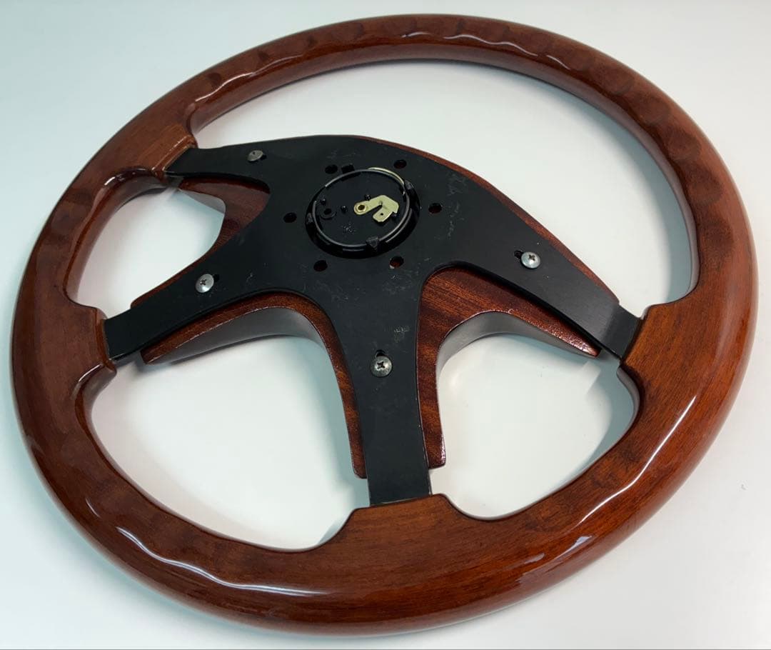 MOMO ホーンボタン ウッド ステアリング37cm/NARDI/イタルボランテ