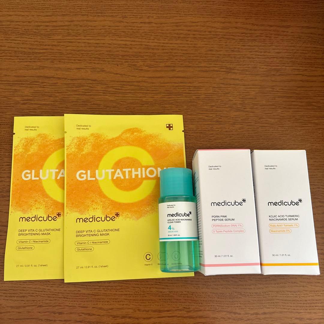 medicube+ 美顔器　AGE-Rブースタープロ　ピンク　美容液セット