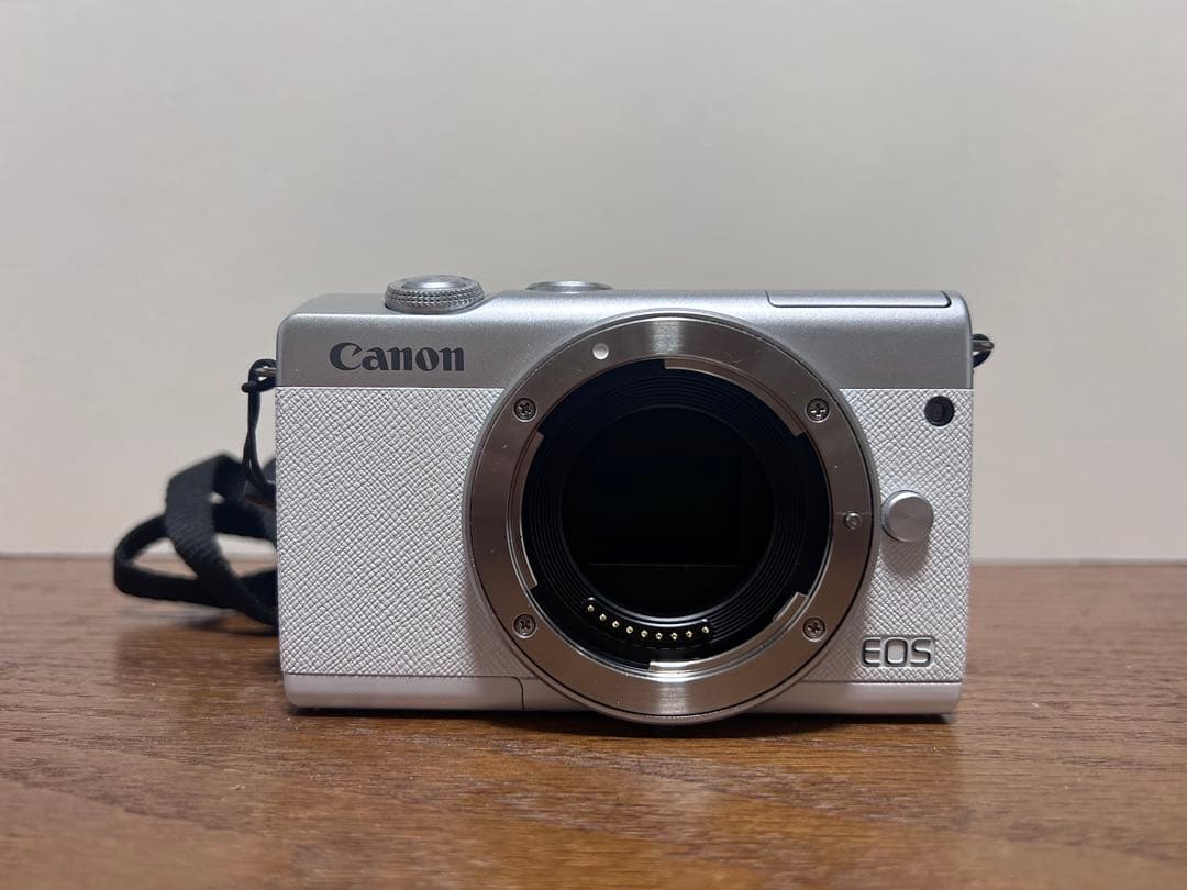 Canon EOS M200 ダブルレンズキット ミラーレス一眼 ホワイト