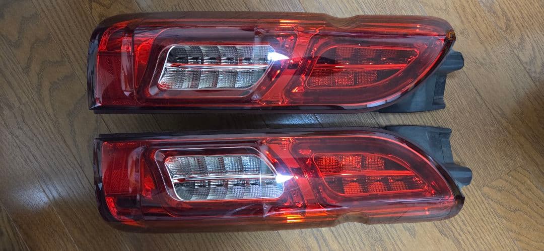 ハイエース 200系 テールライト 2個セット 赤 クリア LED