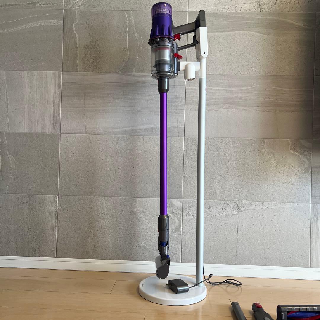 ダイソン Dyson コードレスクリーナー SV18FF 掃除機　充電スタンド付