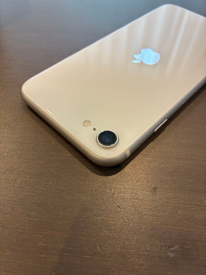 【美品】Apple iPhone SE (第3世代) 64GB