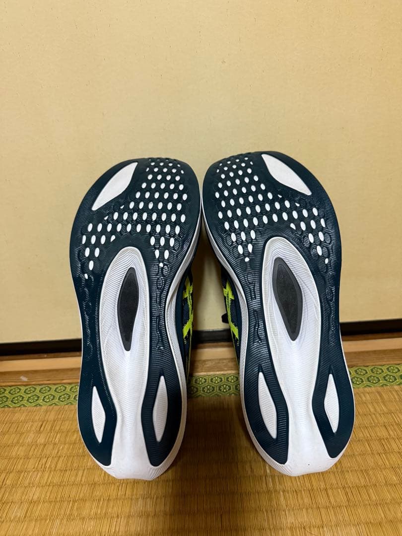 asics マジックスピード4 ネイビー/イエロー