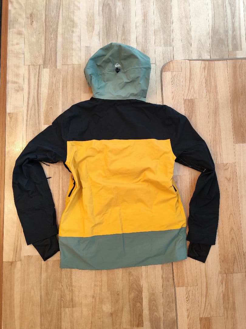 m*数様 最終値下げ　QUICKSILVER23-24スノーボードGORE-TE