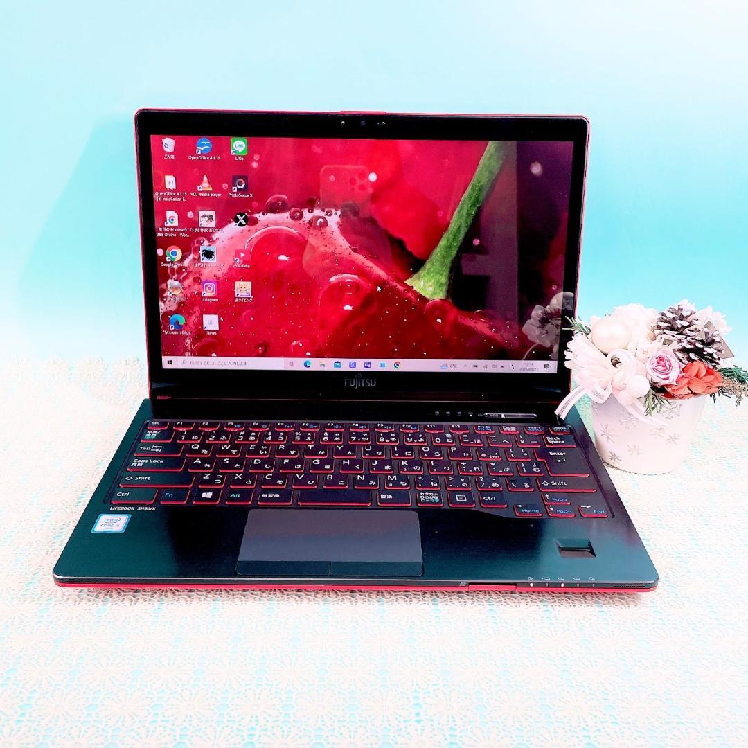 迷ったらコレ‼️タッチパネル✨️小型軽量！赤ノートパソコン快適SSD✨️薄型カメラ付き