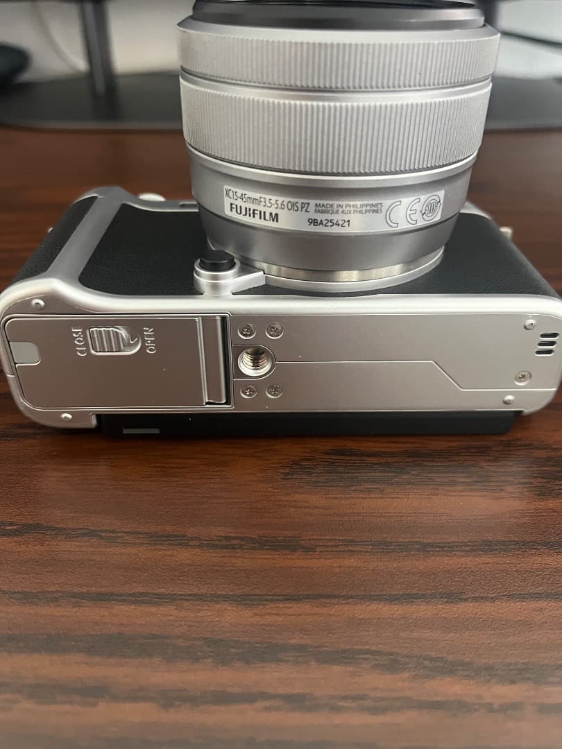 FUJIFILM ミラーレス一眼カメラ X-A7レンズキット シルバー