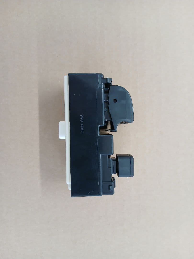 【新品】日野純正パワーウインドゥスイッチ　運転席、助手席セット