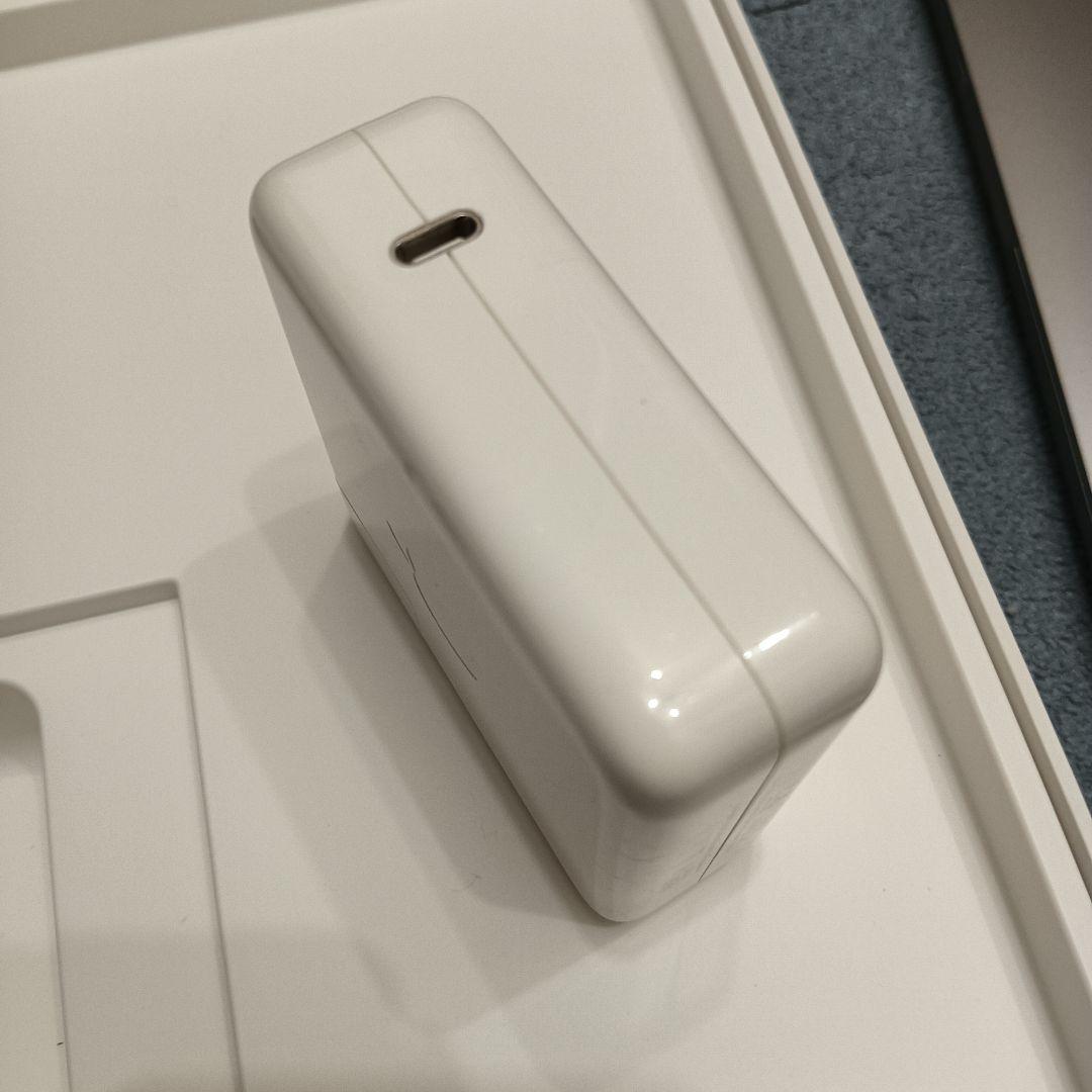 MacBook pro 15インチ i9-32GB-1TB