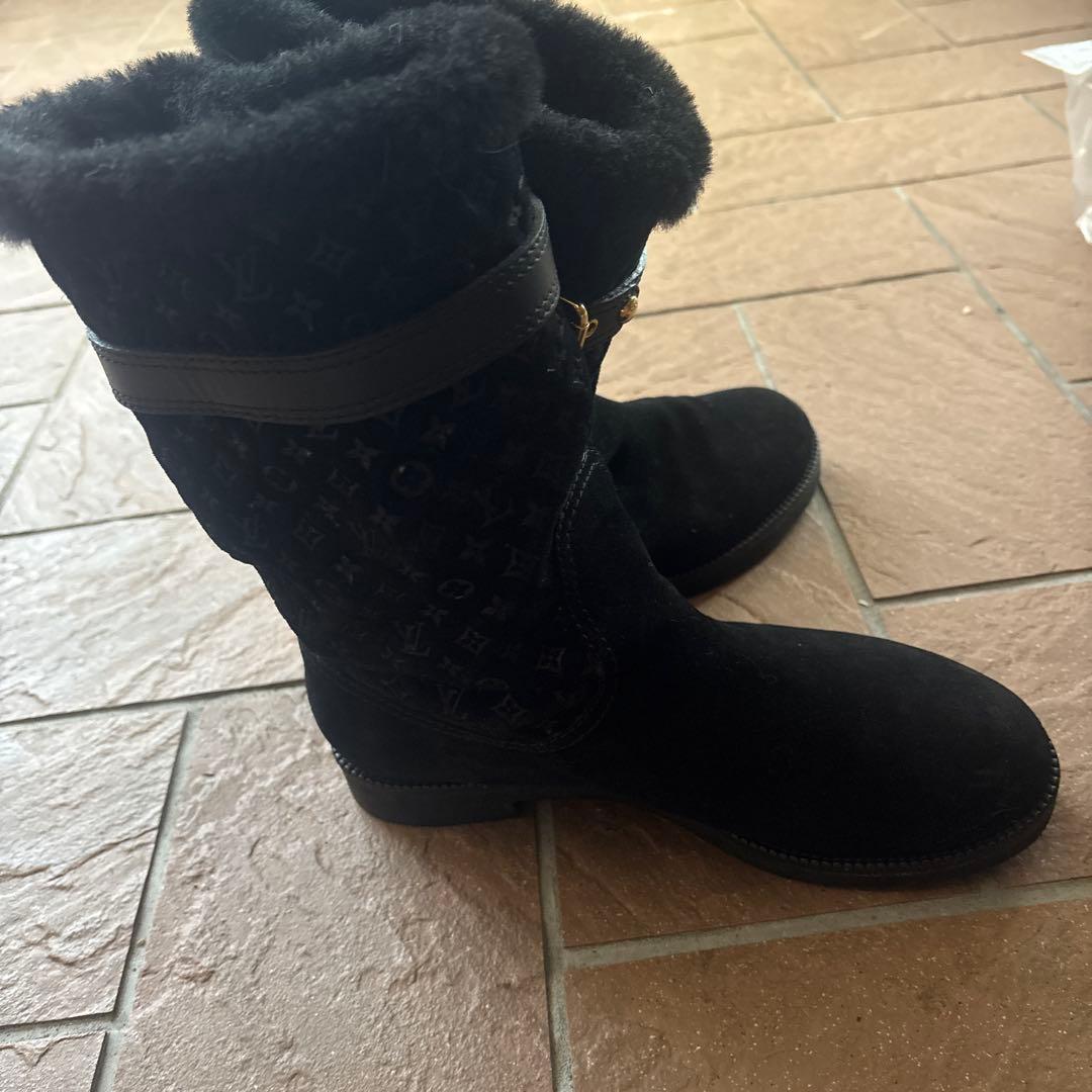 ルイヴィトンムートンボアブーツ