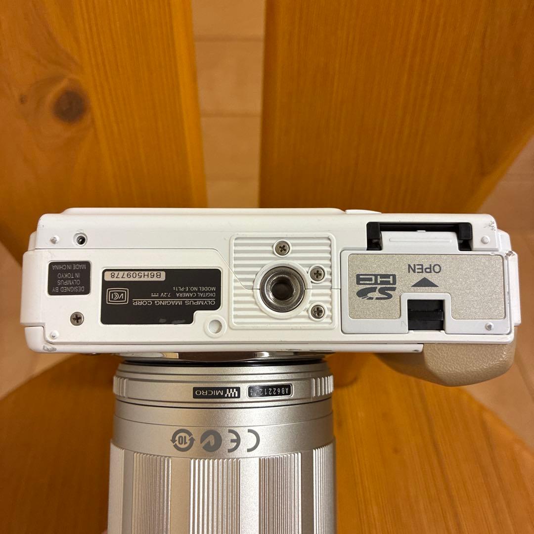 OLYMPUS PEN E-PL1S ホワイト ダブルズームキット　SDカード付