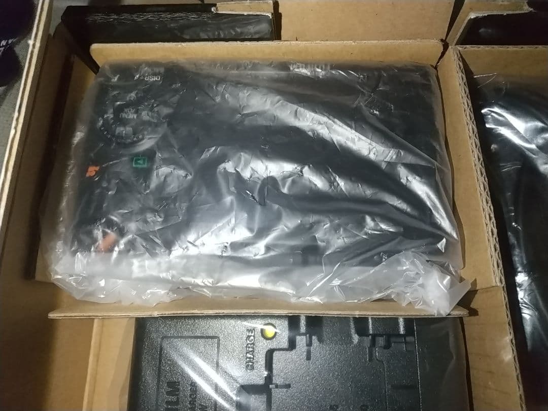 ① 富士フイルム FINEPIX F300 EXR 1台