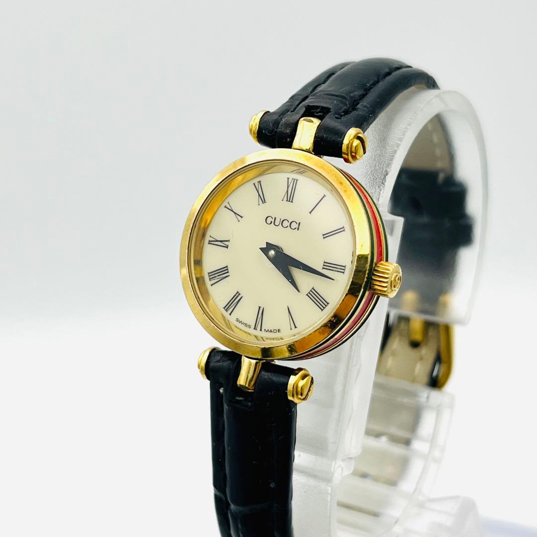 GUCCI シェリーライン ホワイト文字盤 ゴールドベゼル 革バンド