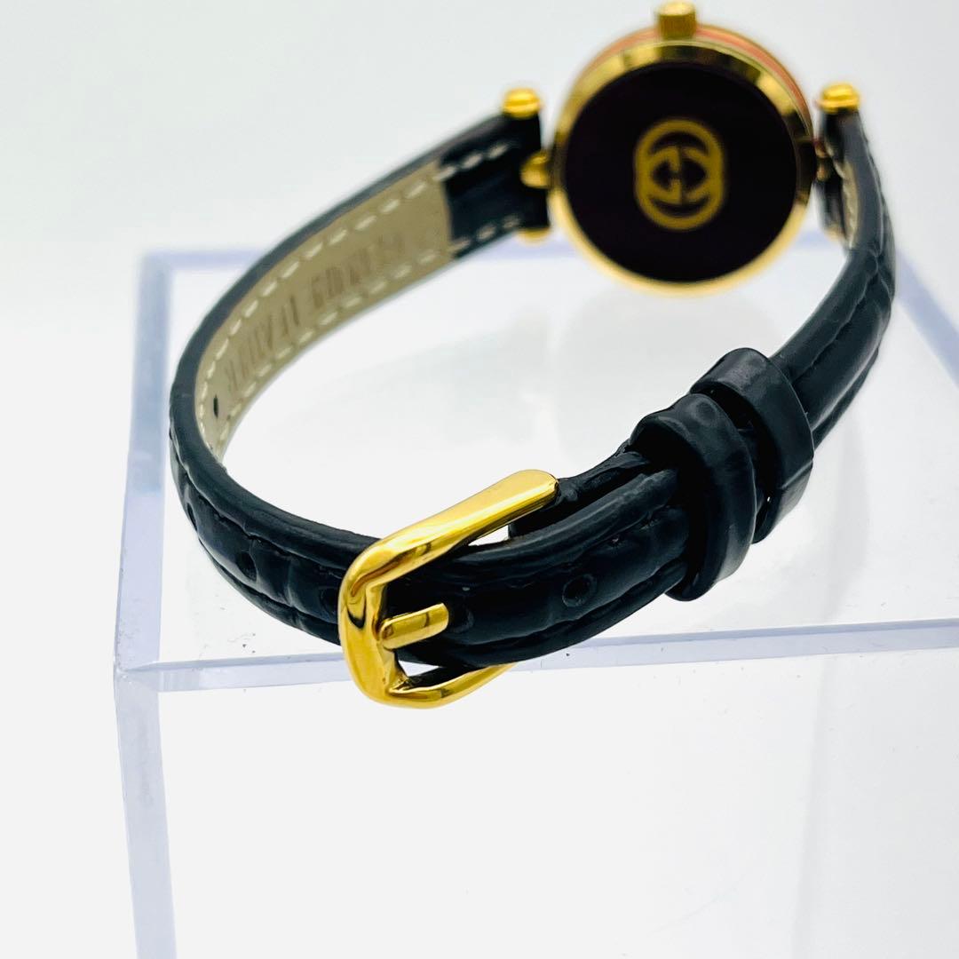 GUCCI シェリーライン ホワイト文字盤 ゴールドベゼル 革バンド
