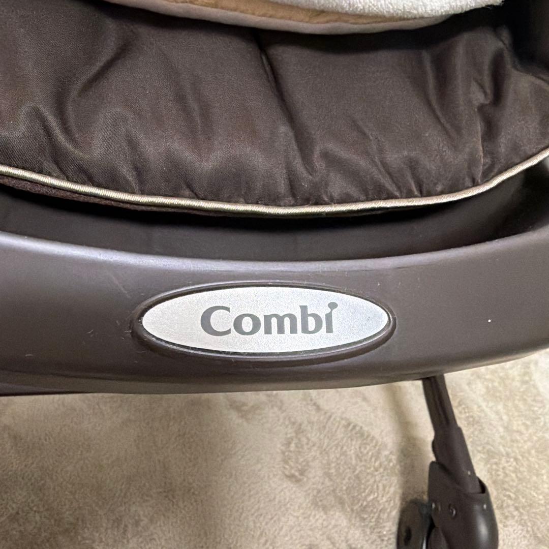 combiネムリラ オートスイング ベビーチェア