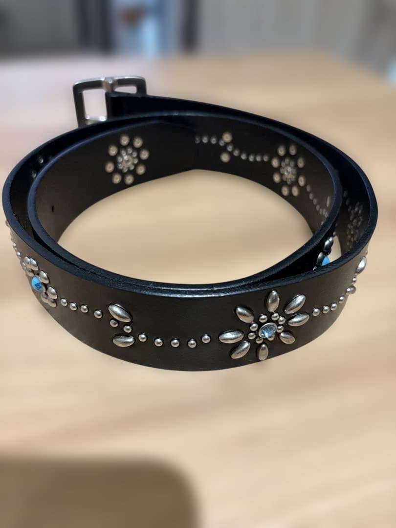 スタッズベルト　BELVET Leather studded belt