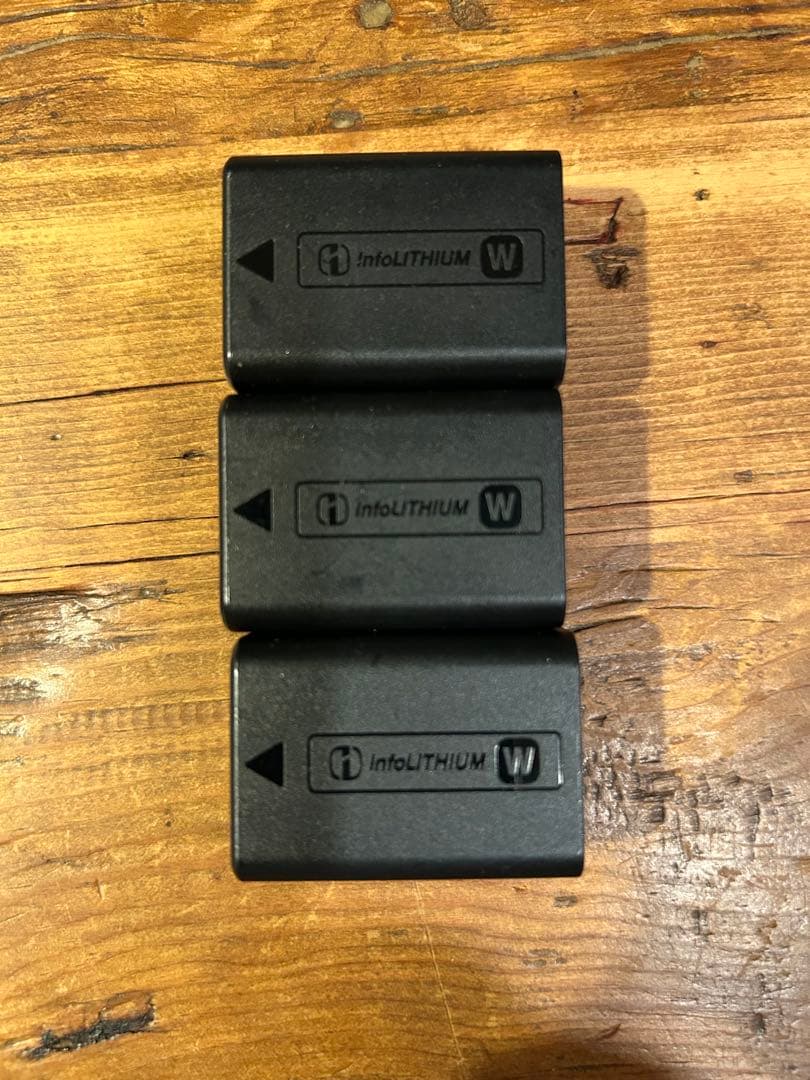 SONY(ソニー) ZV-E10L パワーズームレンズキット バッテリー3個付属