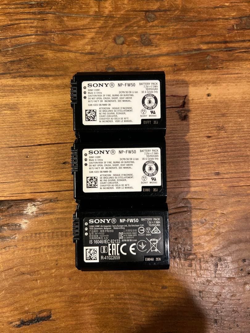 SONY(ソニー) ZV-E10L パワーズームレンズキット バッテリー3個付属