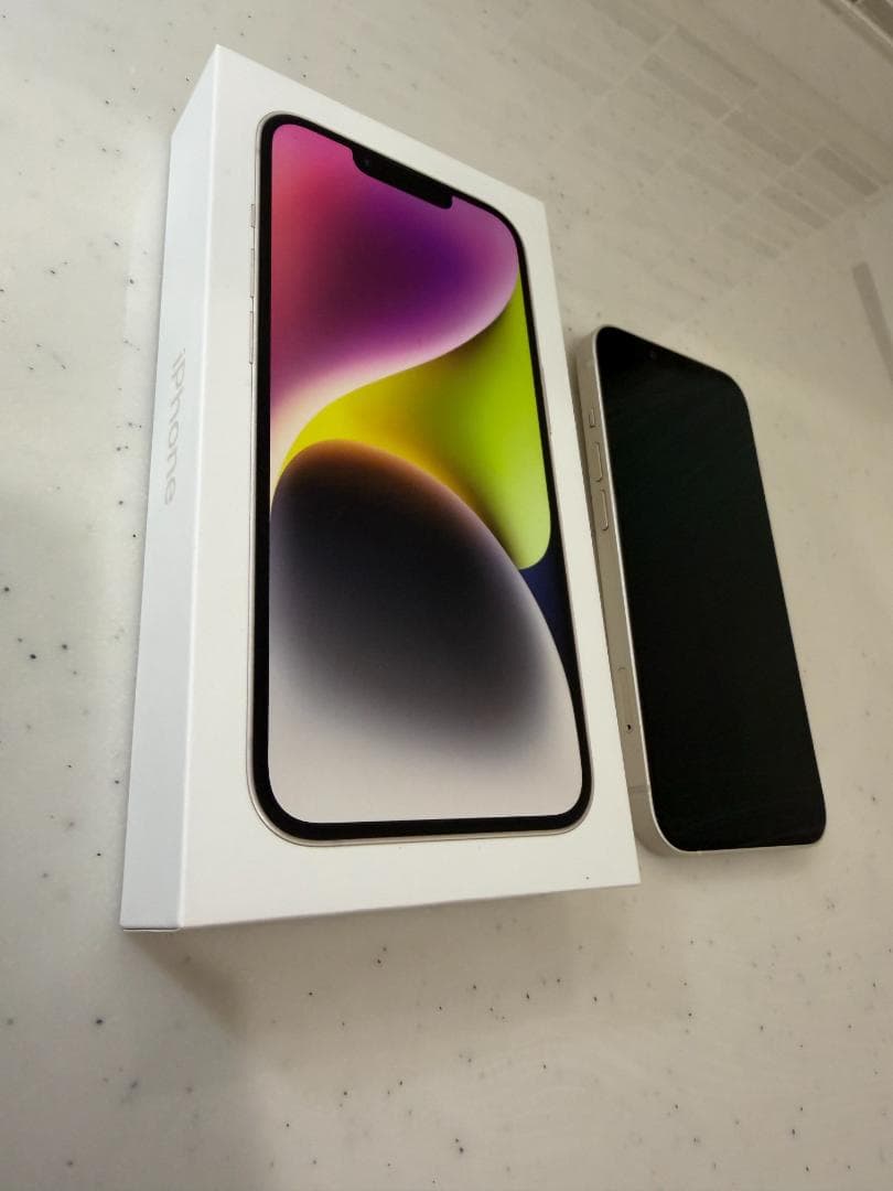 美品 SIMフリー Apple iPhone14 256GB スターライト