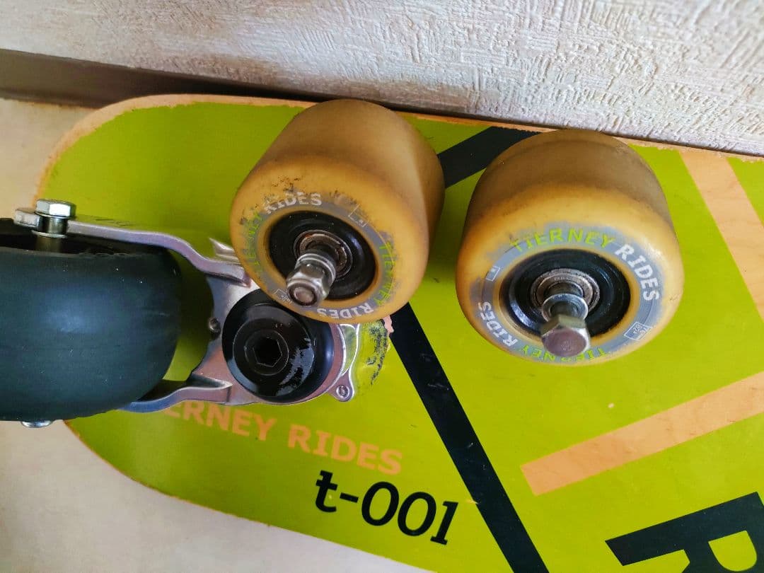 Tボート T-001-42-R TIERNEY RIDES ウィール2種ケース付