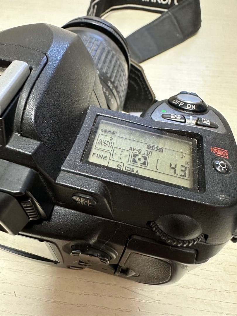 Nikon D70 デジタル一眼レフカメラ 本体とレンズ付き　中古