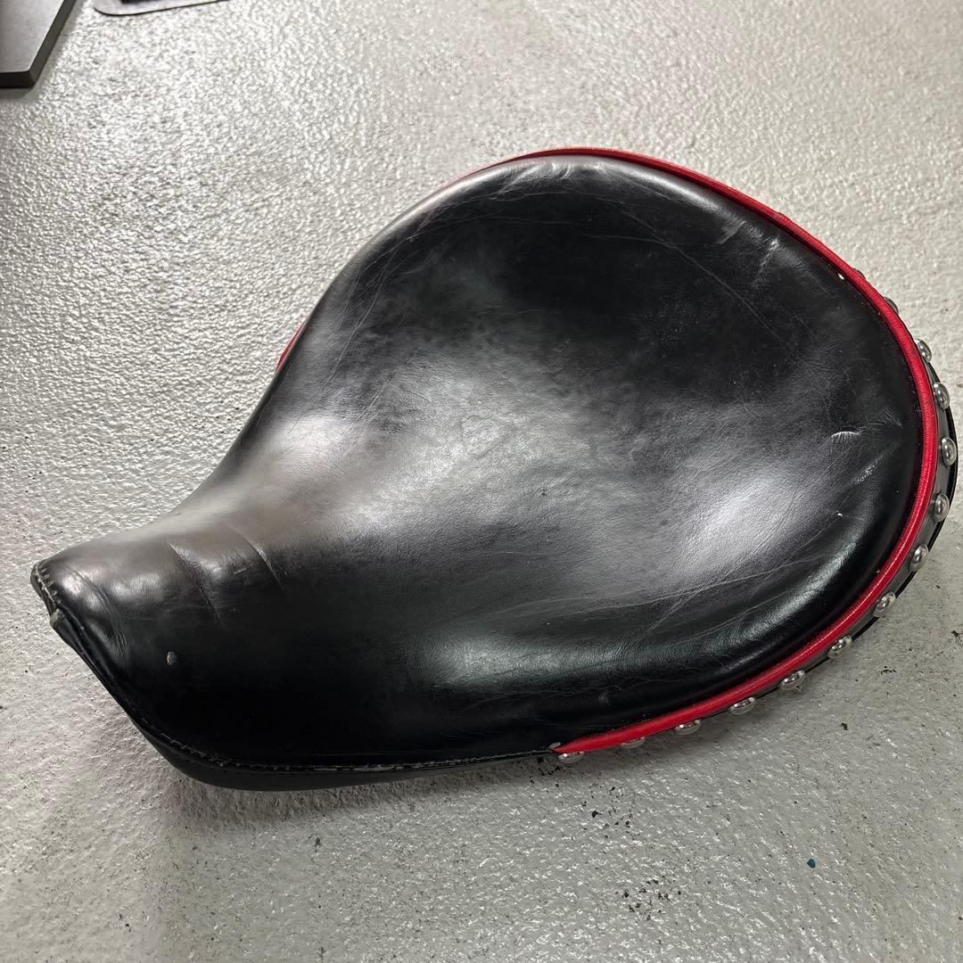 Corbin バイクシート スタッズ付き