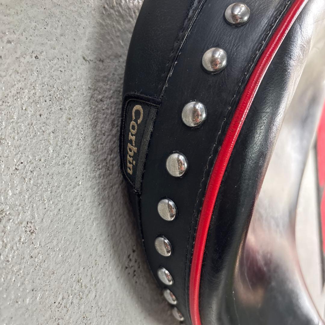 Corbin バイクシート スタッズ付き