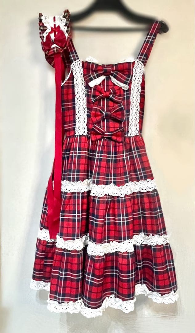 axes femme kawaiiタータンチェックジャンスカ　赤