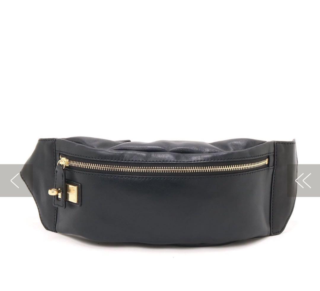 レザー クロスボディバッグ