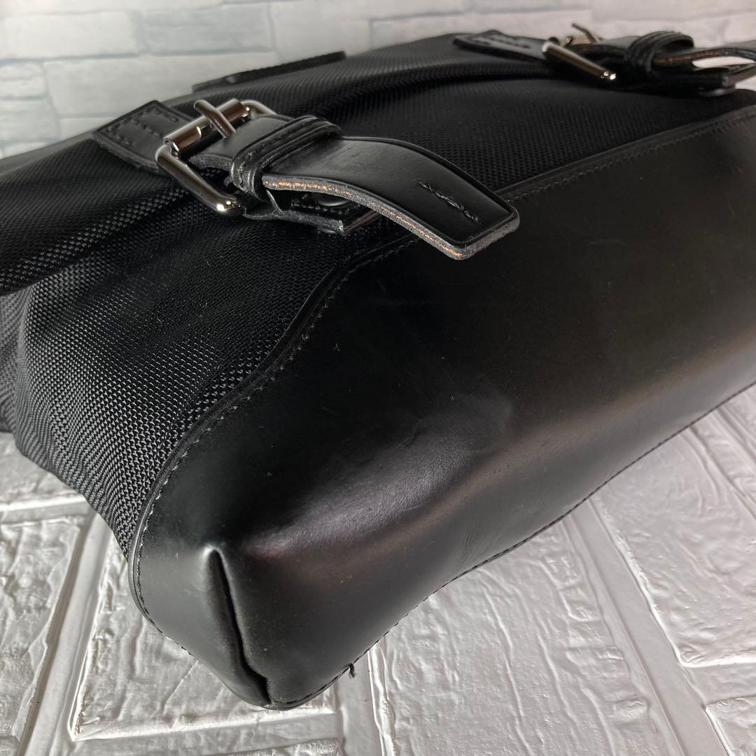 美品　TUMI トュミ　メッセンジャーバッグ　ショルダーバッグ　肩掛け　黒