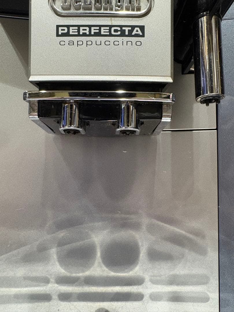 デロンギ全自動エクスプレッソマシン　ESAM5500MH厨房機器 業務用。