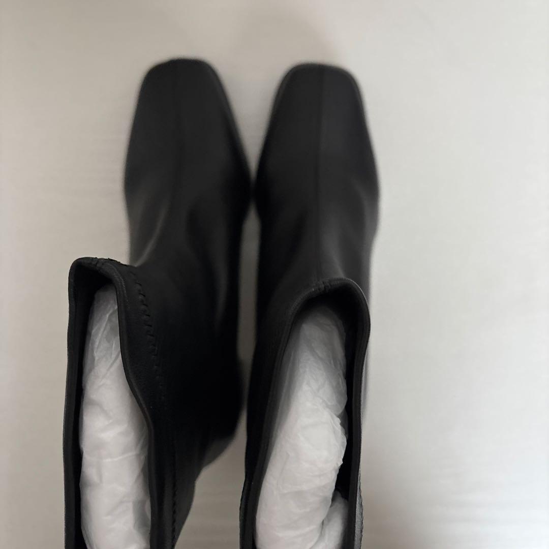 新品！　ブラック スクエアトゥ ブーツ 中ヒール