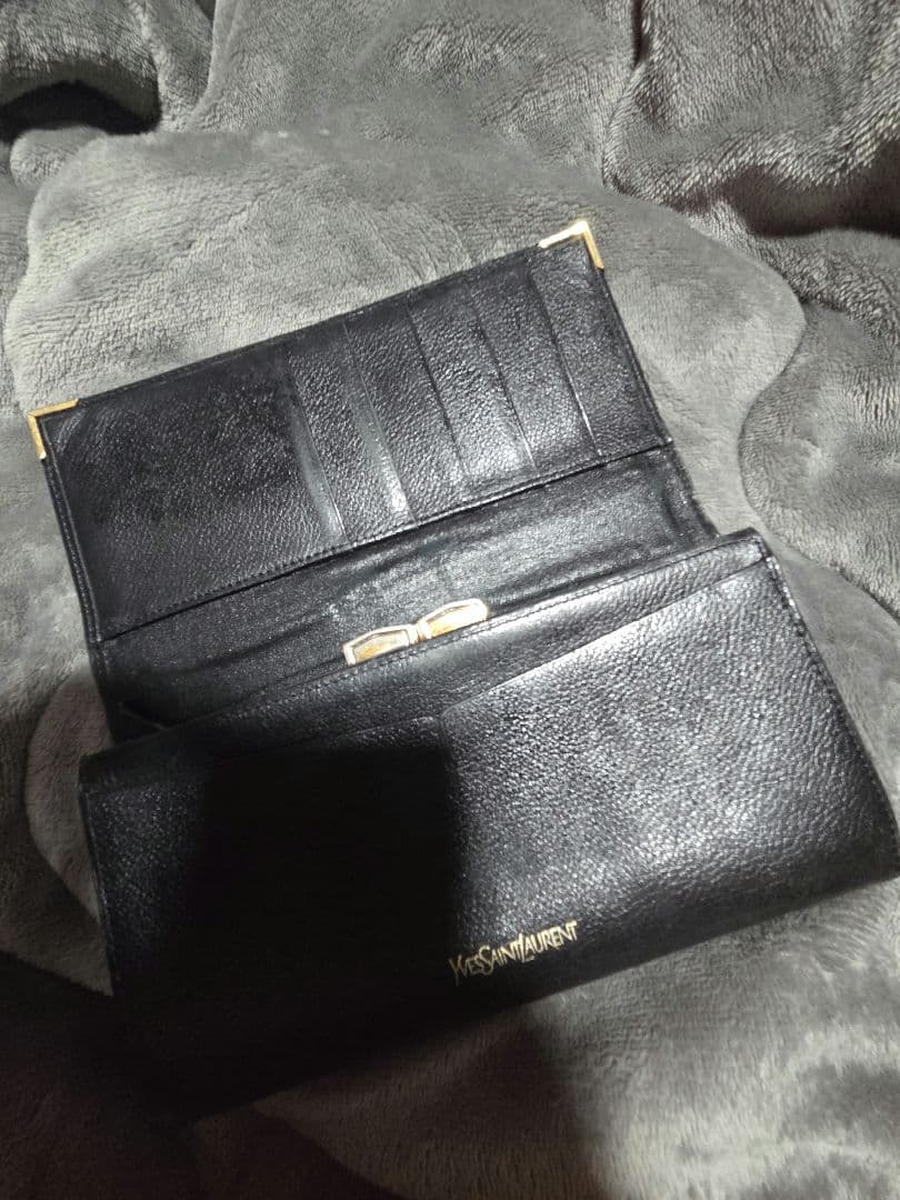 イヴ・サンローラン。長財布。