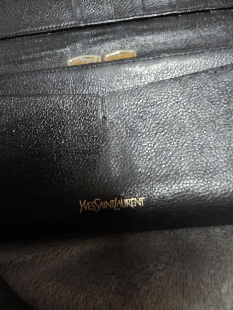 イヴ・サンローラン。長財布。