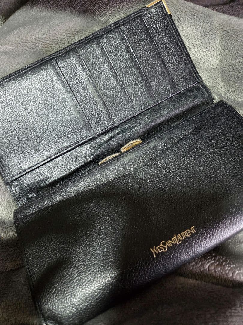 イヴ・サンローラン。長財布。