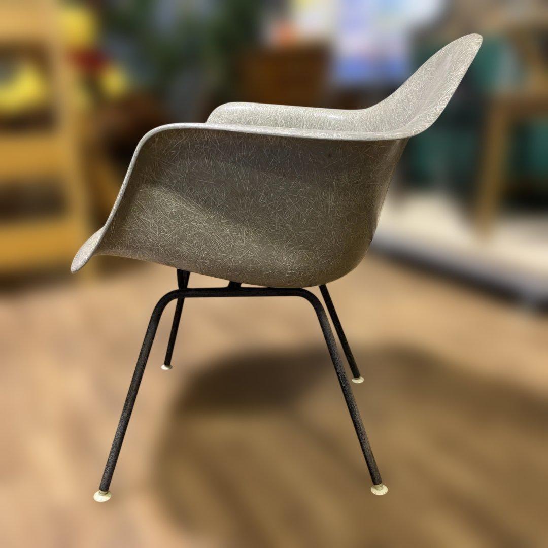 ハーマンミラー ヴィンテージ FRP アームシェルチェア Hベース