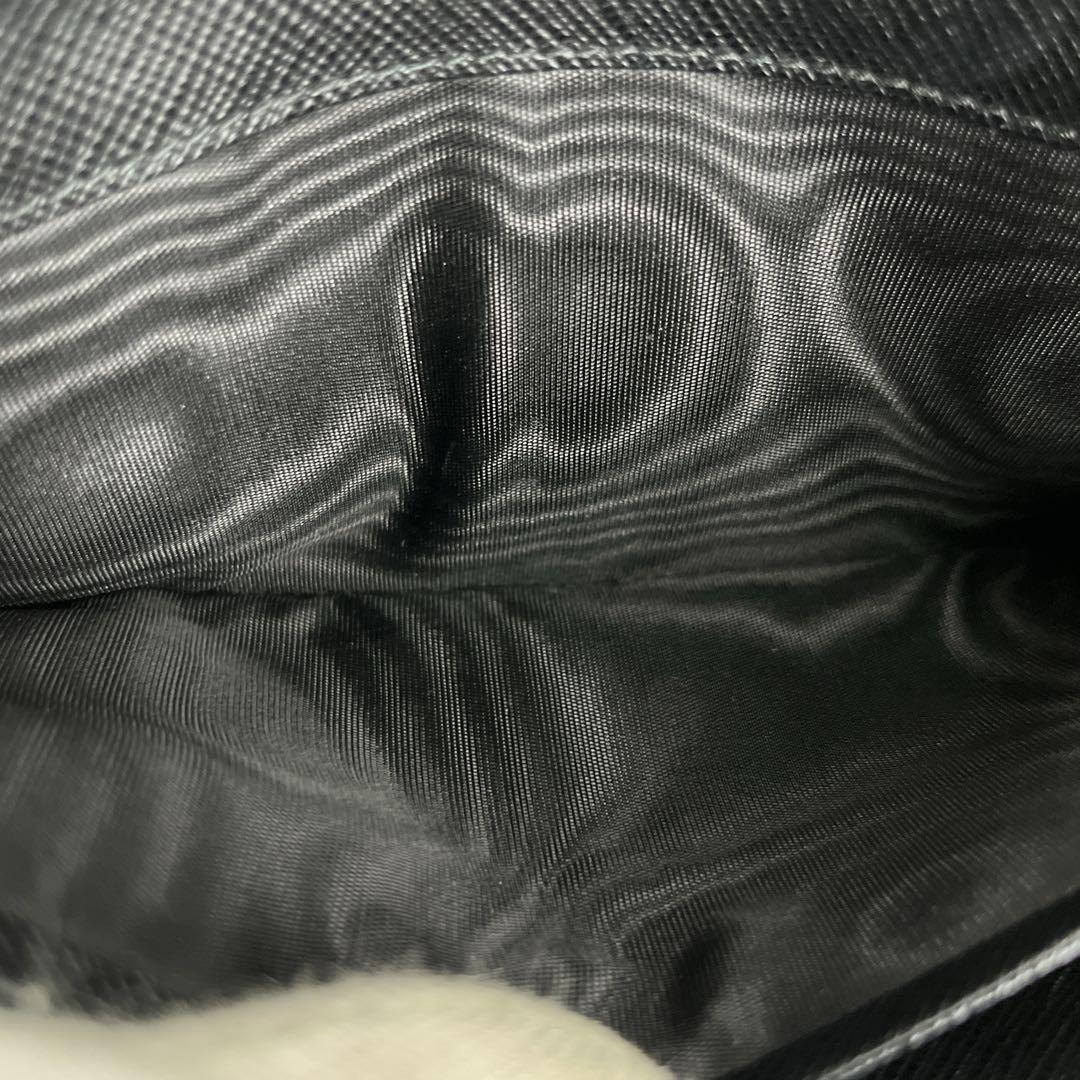 PRADA プラダ　長財布　ゴールドロゴ　ロングウォレット　黒　サフィアーノ