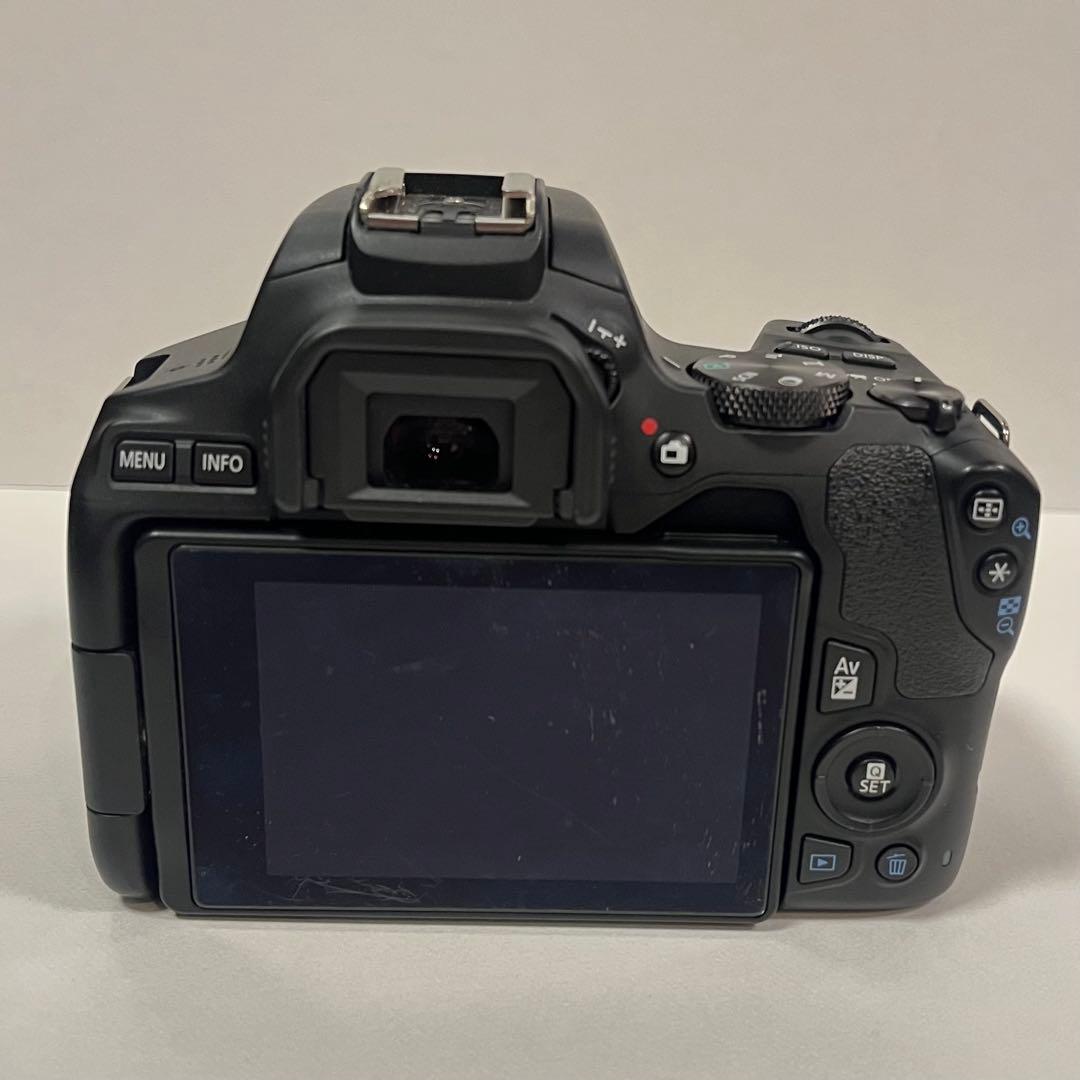 Canon EOS Kiss X10 EF-S 18-55mmレンズ付き