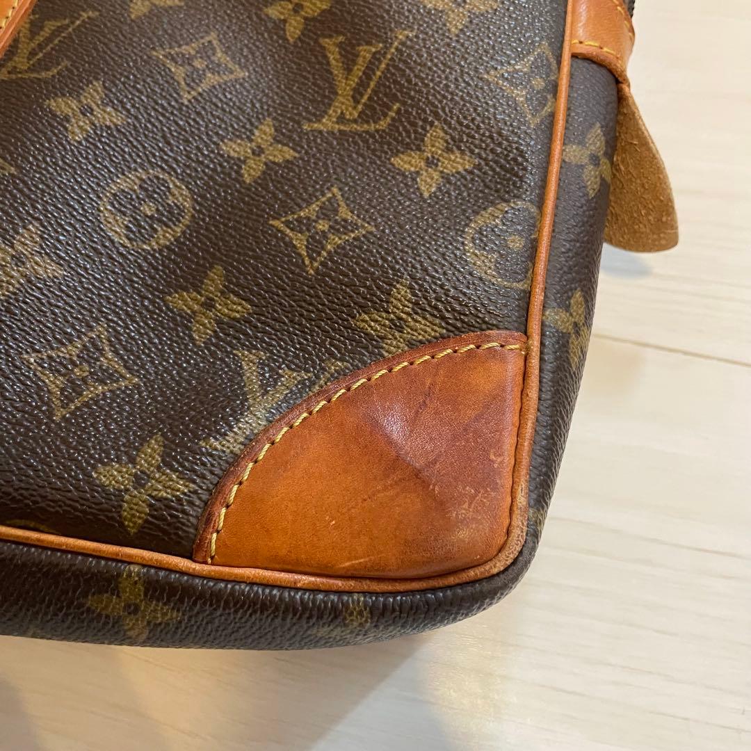 LOUIS VUITTON ポルト ドキュマン ヴォワヤージュ モノグラム