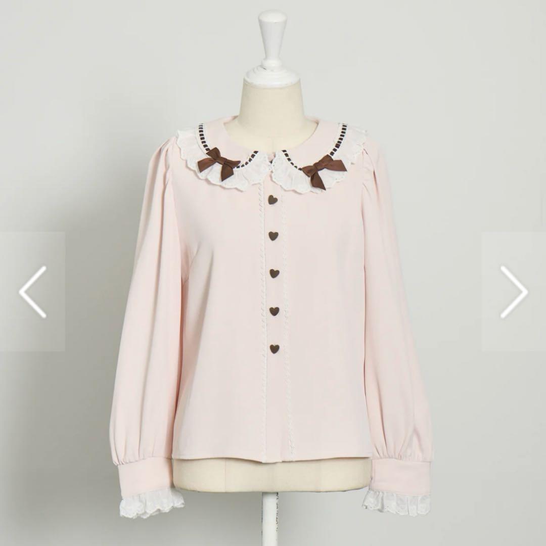 pium コットンフリルハートボタンブラウス
