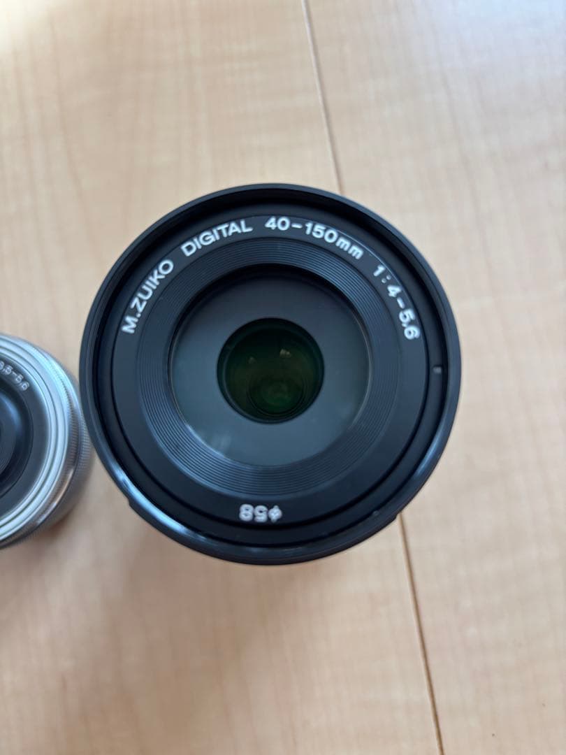 OLYMPUS E-M10 Mark IV ダブルレンズキット　カメラ　一眼