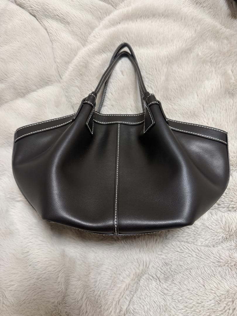 FOLNUA ブラック バッグ　ポーチ付き